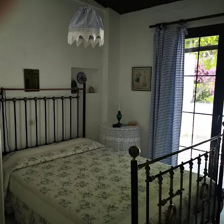 Maria's Aparthotel *